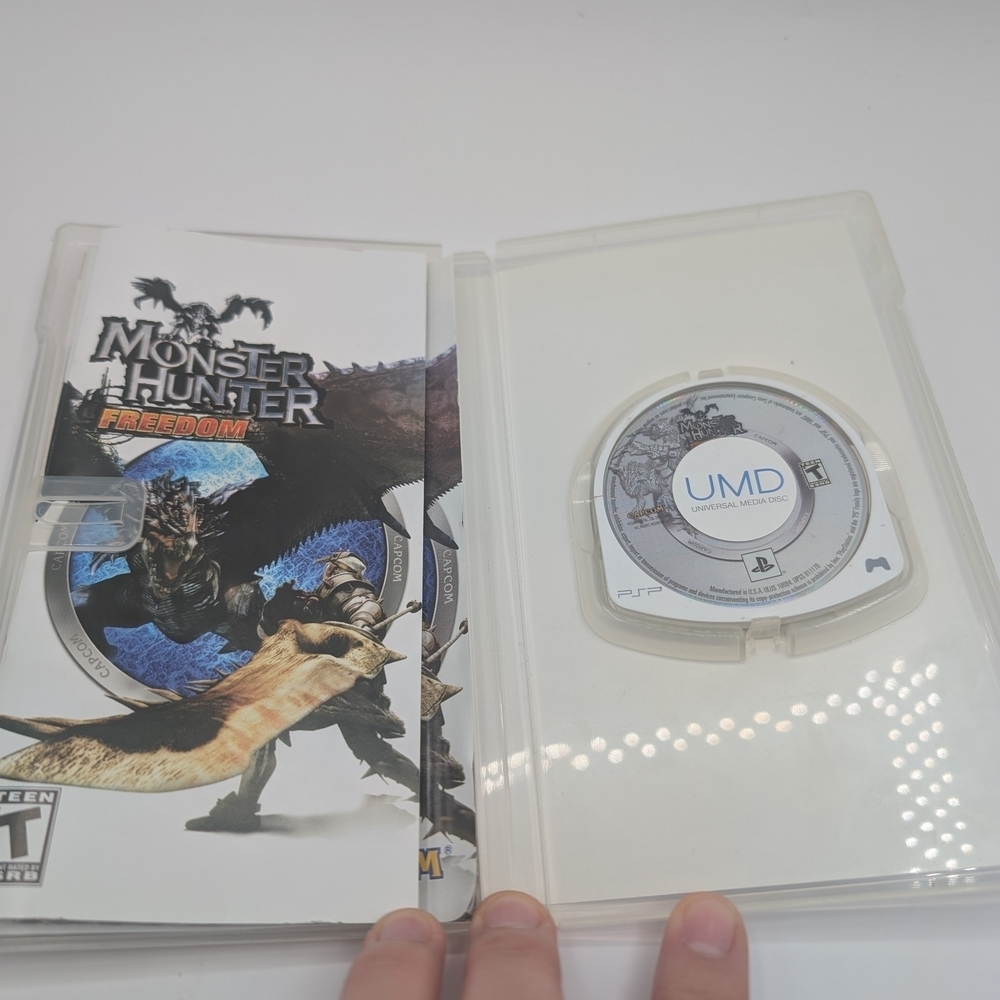 Monster Hunter Freedom PSP - CIB TESTED - Picture 3 of 3